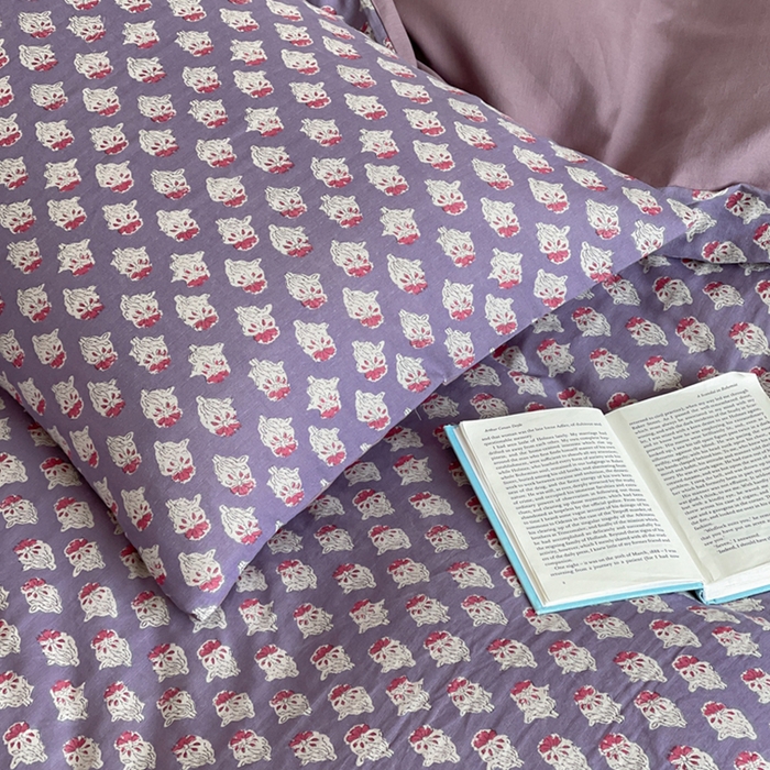 91家纺网 家纺一手货源 找家纺 萝莉家纺 2025新款全棉复古美式风水洗双层纱印花四件套 沧海紫