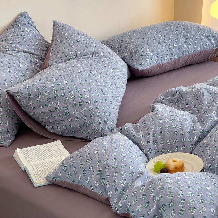 91家纺网 家纺一手货源 找家纺 萝莉家纺 2025新款全棉复古美式风水洗双层纱印花四件套 纯情