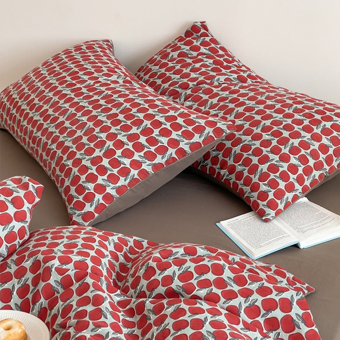 91家纺网 家纺一手货源 找家纺 萝莉家纺 2025新款全棉复古美式风水洗双层纱印花四件套 红苹果