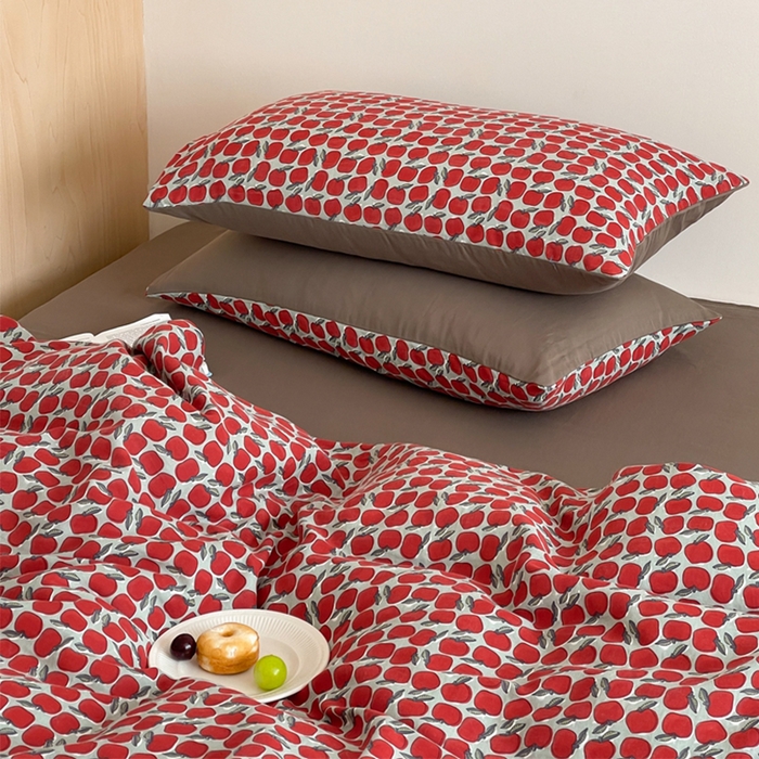 91家纺网 家纺一手货源 找家纺 萝莉家纺 2025新款全棉复古美式风水洗双层纱印花四件套 红苹果