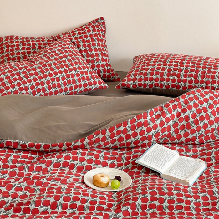 91家纺网 家纺一手货源 找家纺 萝莉家纺 2025新款全棉复古美式风水洗双层纱印花四件套 红苹果