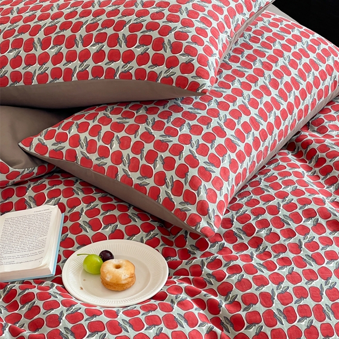 91家纺网 家纺一手货源 找家纺 萝莉家纺 2025新款全棉复古美式风水洗双层纱印花四件套 红苹果