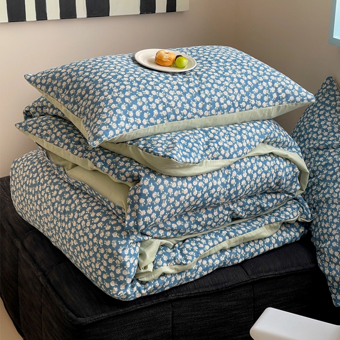 91家纺网 家纺一手货源 找家纺 萝莉家纺 2025新款全棉复古美式风水洗双层纱印花四件套 深兰