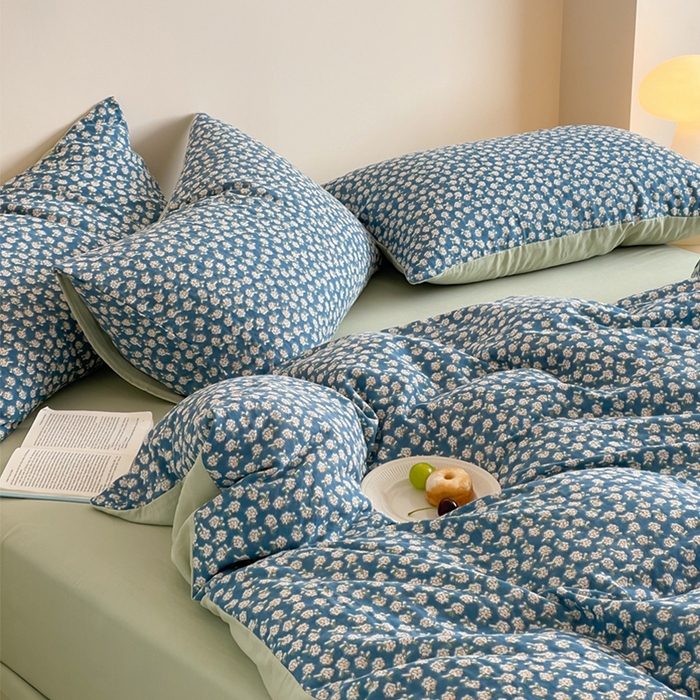 91家纺网 家纺一手货源 找家纺 萝莉家纺 2025新款全棉复古美式风水洗双层纱印花四件套 深兰