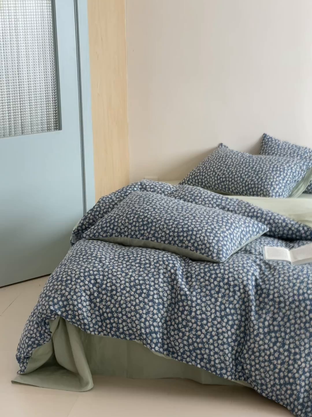 91家纺网 家纺一手货源 找家纺 萝莉家纺 2025新款全棉复古美式风水洗双层纱印花四件套 深兰