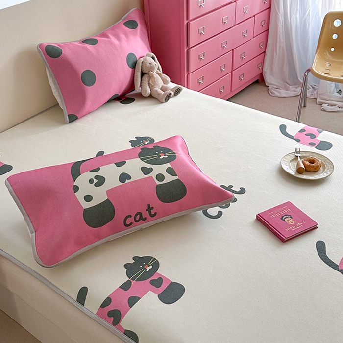 91家纺网 家纺一手货源 找家纺 萝莉家纺 2025新款升级900D加厚数码印花斜纹冰丝床席款凉席三件套 酷酷的猫