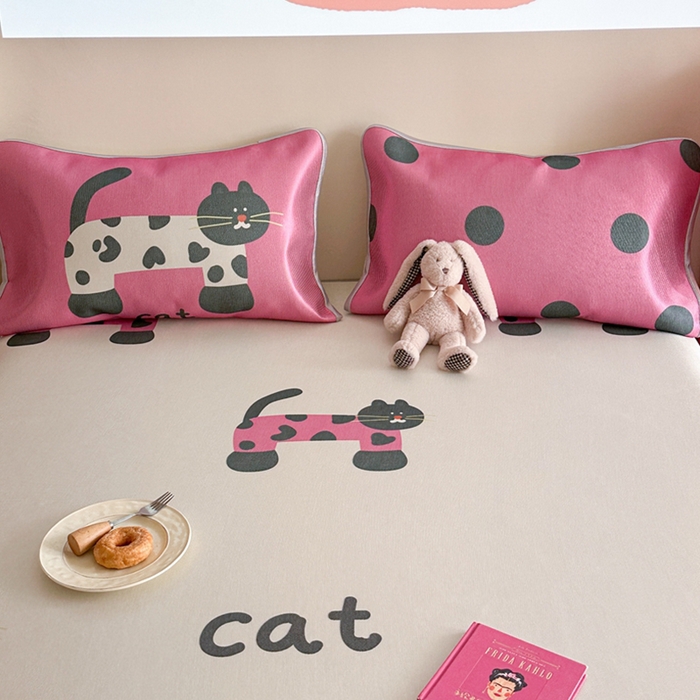 91家纺网 家纺一手货源 找家纺 萝莉家纺 2025新款升级900D加厚数码印花斜纹冰丝床席款凉席三件套 酷酷的猫