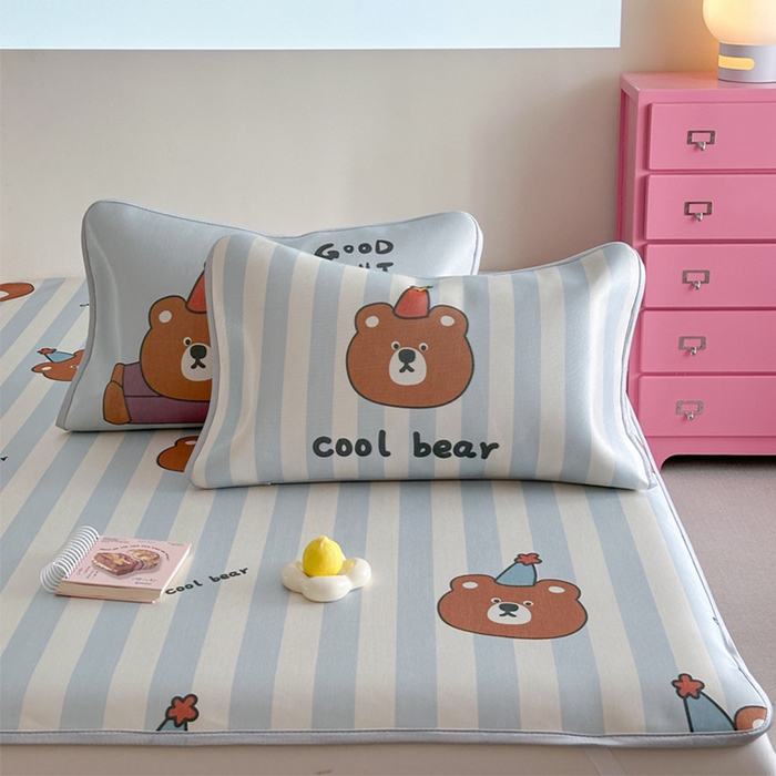 91家纺网 家纺一手货源 找家纺 萝莉家纺 2025新款升级900D加厚数码印花斜纹冰丝床席款凉席三件套 酷酷的熊