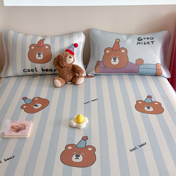 91家纺网 家纺一手货源 找家纺 萝莉家纺 2025新款升级900D加厚数码印花斜纹冰丝床席款凉席三件套 酷酷的熊