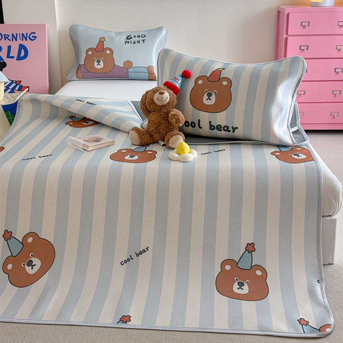 91家纺网 家纺一手货源 找家纺 萝莉家纺 2025新款升级900D加厚数码印花斜纹冰丝床席款凉席三件套 酷酷的熊