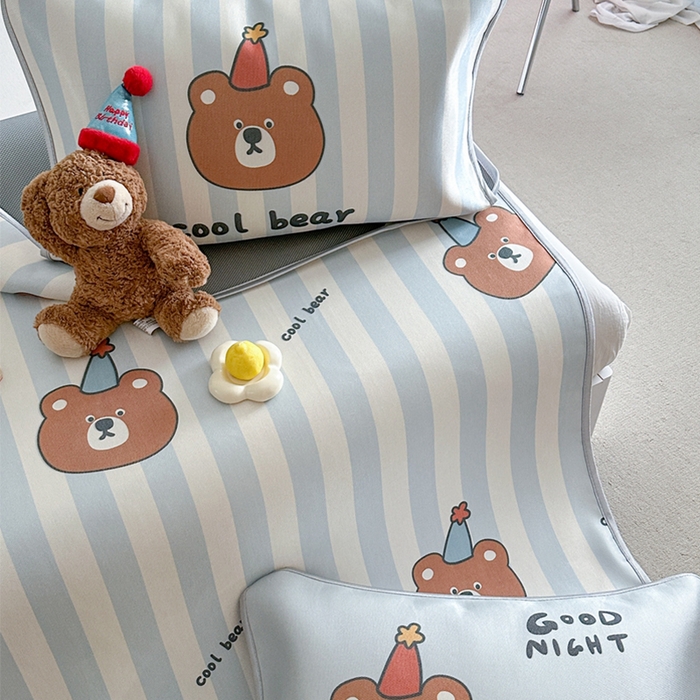 91家纺网 家纺一手货源 找家纺 萝莉家纺 2025新款升级900D加厚数码印花斜纹冰丝床席款凉席三件套 酷酷的熊