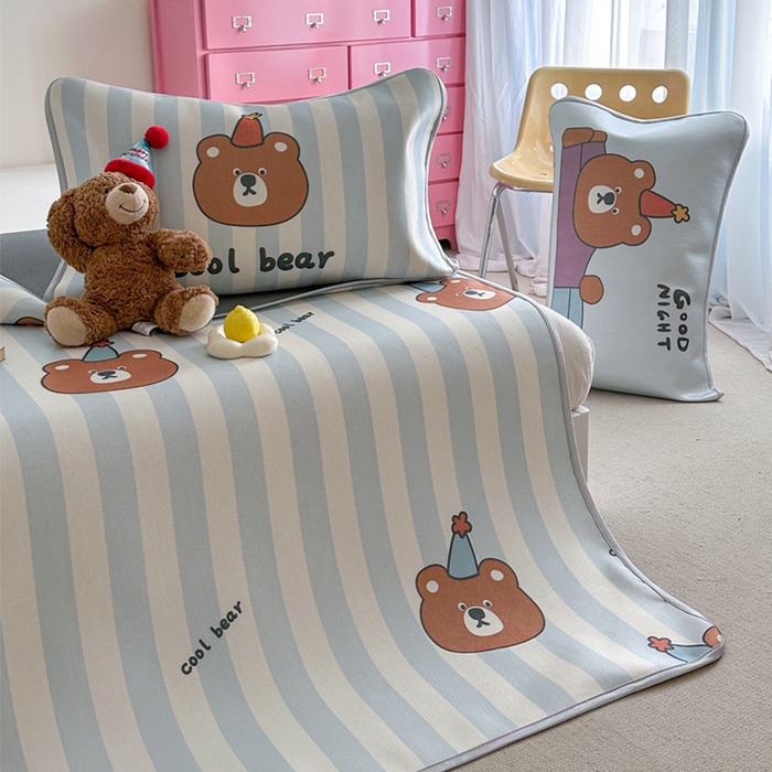 91家纺网 家纺一手货源 找家纺 萝莉家纺 2025新款升级900D加厚数码印花斜纹冰丝床席款凉席三件套 酷酷的熊