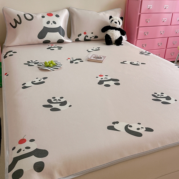 91家纺网 家纺一手货源 找家纺 萝莉家纺 2025新款升级900D加厚数码印花斜纹冰丝床席款凉席三件套 苹果熊猫粉