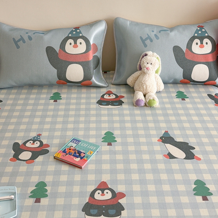 91家纺网 家纺一手货源 找家纺 萝莉家纺 2025新款升级900D加厚数码印花斜纹冰丝床席款凉席三件套 企鹅萌萌