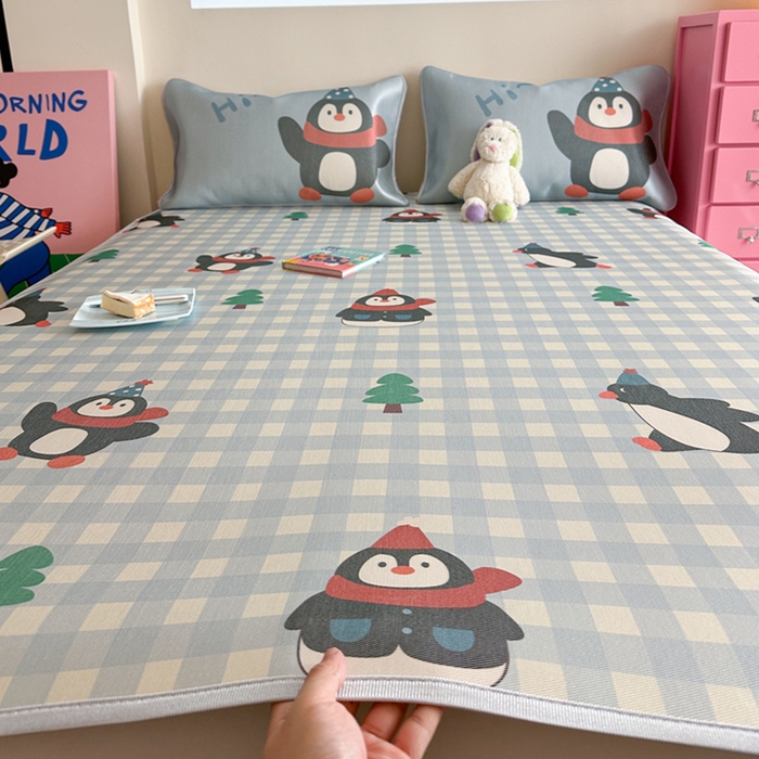 91家纺网 家纺一手货源 找家纺 萝莉家纺 2025新款升级900D加厚数码印花斜纹冰丝床席款凉席三件套 企鹅萌萌