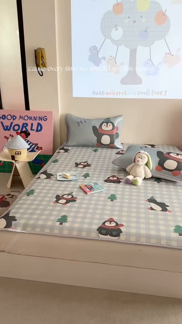 91家纺网 家纺一手货源 找家纺 萝莉家纺 2025新款升级900D加厚数码印花斜纹冰丝床席款凉席三件套 企鹅萌萌