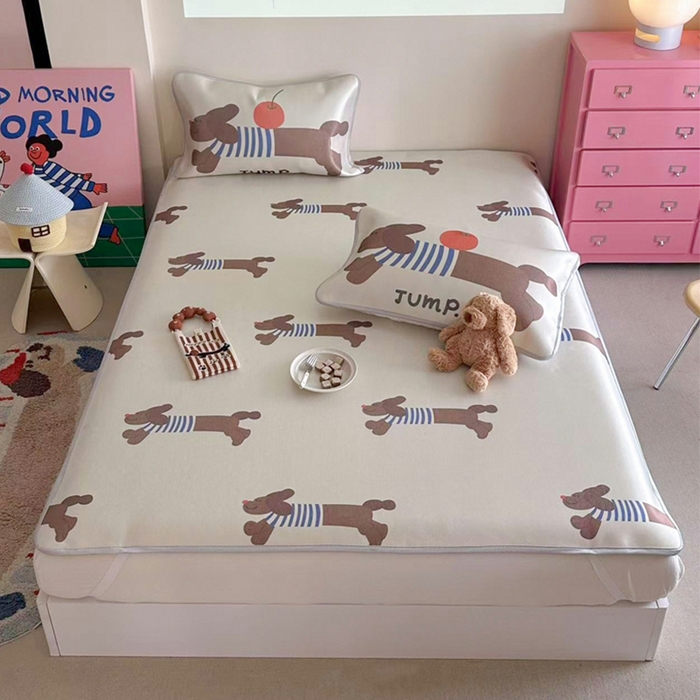 91家纺网 家纺一手货源 找家纺 萝莉家纺 2025新款升级900D加厚数码印花斜纹冰丝床席款凉席三件套 玩具狗狗