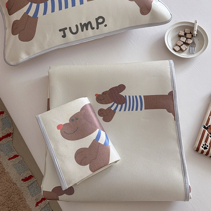 91家纺网 家纺一手货源 找家纺 萝莉家纺 2025新款升级900D加厚数码印花斜纹冰丝床席款凉席三件套 玩具狗狗