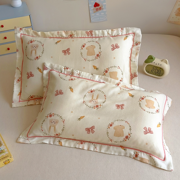 91家纺网 家纺一手货源 找家纺 百寐 2025新款竹纤维棉卡通儿童枕套30×50/35×55母婴A类宝宝枕套再生纤维 花环兔