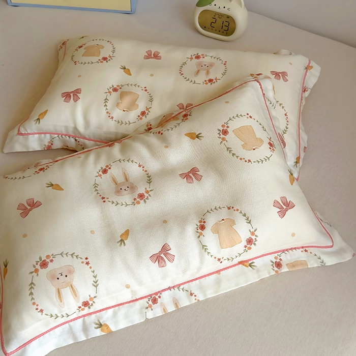 91家纺网 家纺一手货源 找家纺 百寐 2025新款竹纤维棉卡通儿童枕套30×50/35×55母婴A类宝宝枕套再生纤维 花环兔