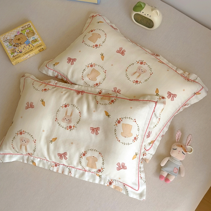 91家纺网 家纺一手货源 找家纺 百寐 2025新款竹纤维棉卡通儿童枕套30×50/35×55母婴A类宝宝枕套再生纤维 花环兔