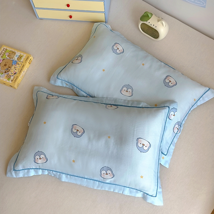 91家纺网 家纺一手货源 找家纺 百寐 2025新款竹纤维棉卡通儿童枕套30×50/35×55母婴A类宝宝枕套再生纤维 蓝企鹅