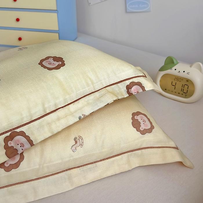 91家纺网 家纺一手货源 找家纺 百寐 2025新款竹纤维棉卡通儿童枕套30×50/35×55母婴A类宝宝枕套再生纤维 小狮子