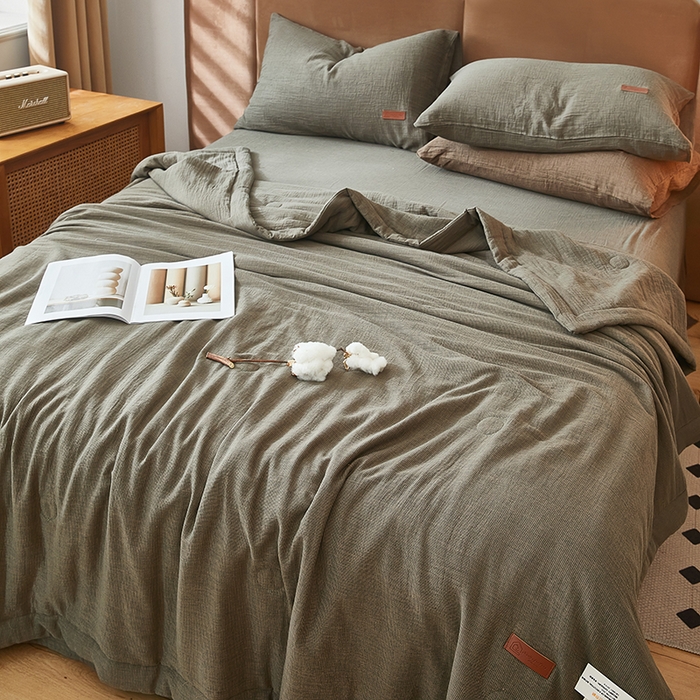 91家纺网 家纺一手货源 找家纺 全美家居 2025新款全棉水洗色织双层纱大豆纤维被夏凉被空调被夏被 榛果梵梦