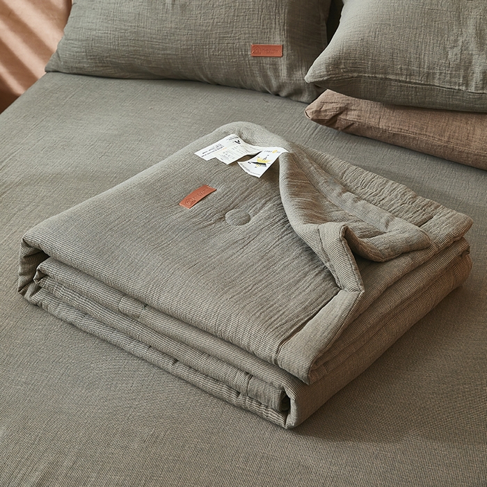 91家纺网 家纺一手货源 找家纺 全美家居 2025新款全棉水洗色织双层纱大豆纤维被夏凉被空调被夏被 榛果梵梦