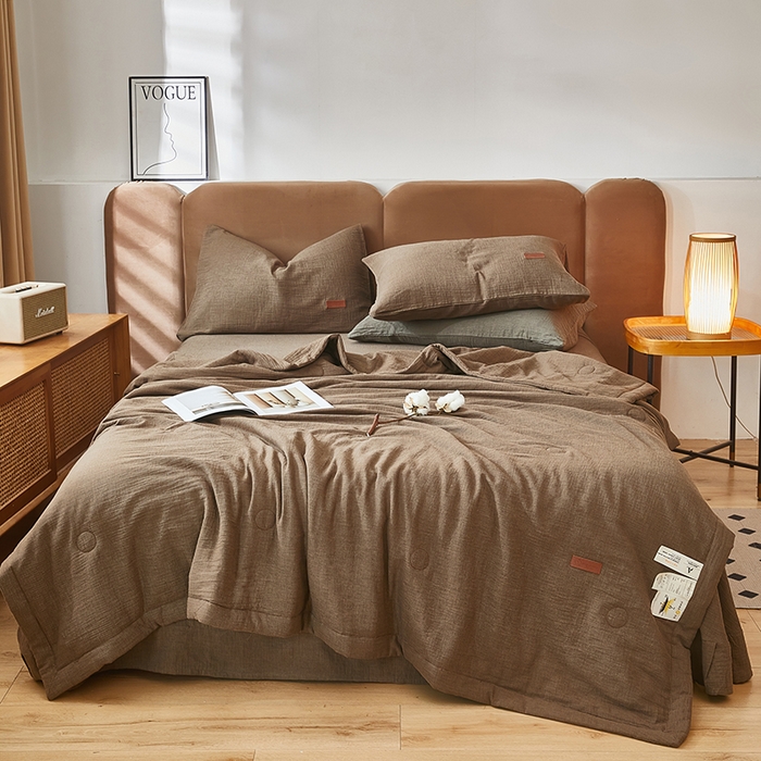 91家纺网 家纺一手货源 找家纺 全美家居 2025新款全棉水洗色织双层纱大豆纤维被夏凉被空调被夏被 棕褐香缇