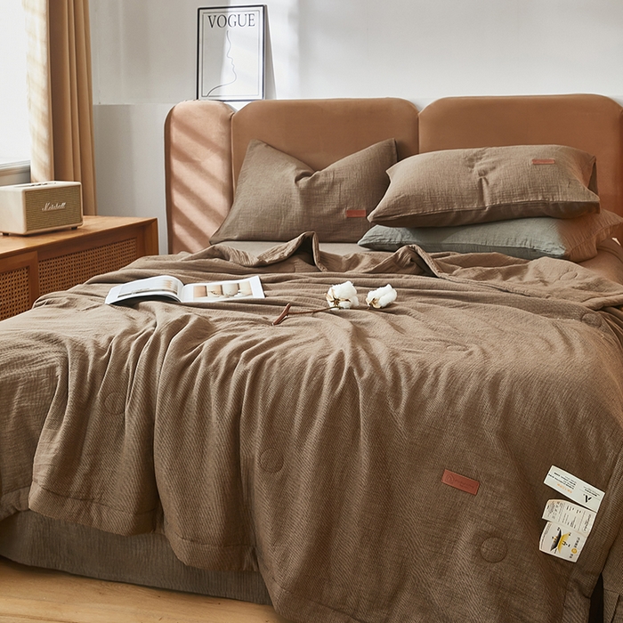 91家纺网 家纺一手货源 找家纺 全美家居 2025新款全棉水洗色织双层纱大豆纤维被夏凉被空调被夏被 棕褐香缇