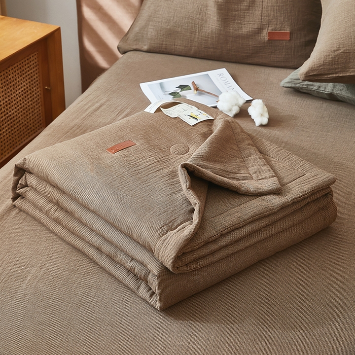 91家纺网 家纺一手货源 找家纺 全美家居 2025新款全棉水洗色织双层纱大豆纤维被夏凉被空调被夏被 棕褐香缇