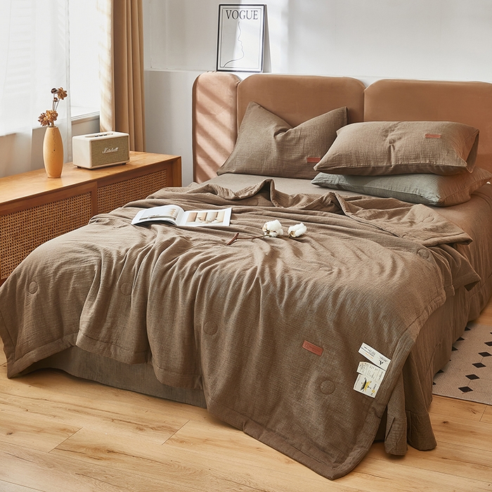 91家纺网 家纺一手货源 找家纺 全美家居 2025新款全棉水洗色织双层纱大豆纤维被夏凉被空调被夏被 棕褐香缇