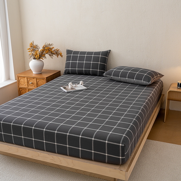 91家纺网 家纺一手货源 找家纺 吉象家纺 2025新款全棉色织水洗棉床笠三件套 暗灰中格