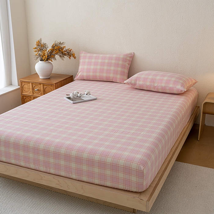 91家纺网 家纺一手货源 找家纺 吉象家纺 2025新款全棉色织水洗棉床笠三件套 凡人歌粉