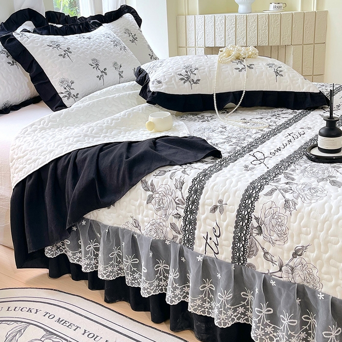 91家纺网 家纺一手货源 找家纺 （总）雨彤家纺 2025年新款赫本风云朵水洗棉夹棉双层花边床盖