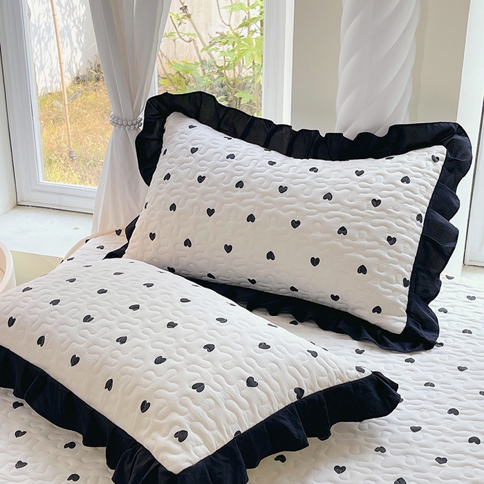 91家纺网 家纺一手货源 找家纺 雨彤家纺 2025年新款赫本风云朵水洗棉夹棉双层花边床盖 爱心-赫本风