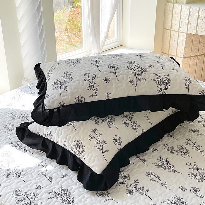 91家纺网 家纺一手货源 找家纺 雨彤家纺 2025年新款赫本风云朵水洗棉夹棉双层花边床盖 爱枝蔓-赫本风