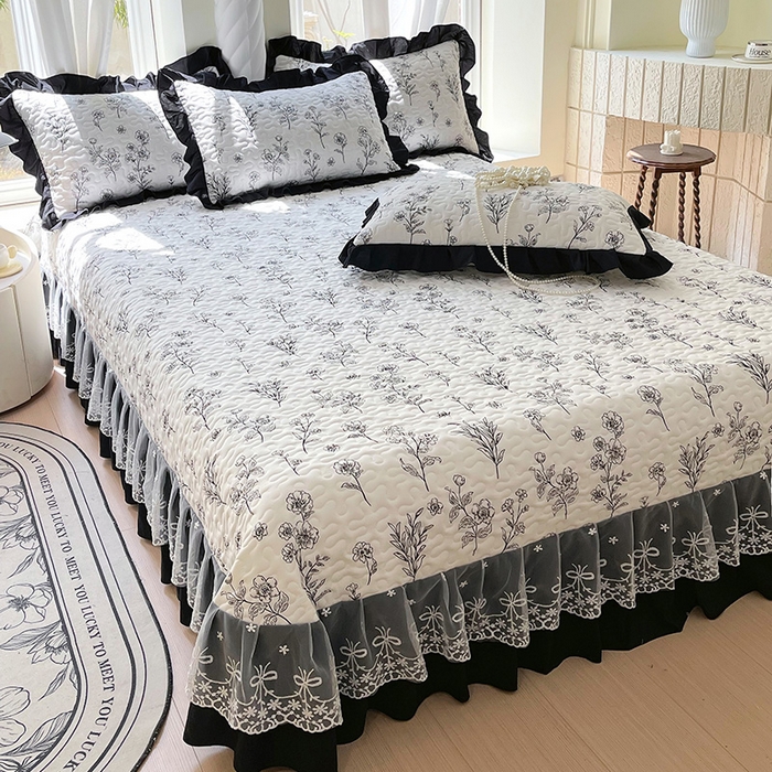 91家纺网 家纺一手货源 找家纺 雨彤家纺 2025年新款赫本风云朵水洗棉夹棉双层花边床盖 爱枝蔓-赫本风