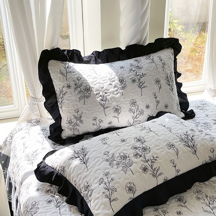 91家纺网 家纺一手货源 找家纺 雨彤家纺 2025年新款赫本风云朵水洗棉夹棉双层花边床盖 爱枝蔓-赫本风