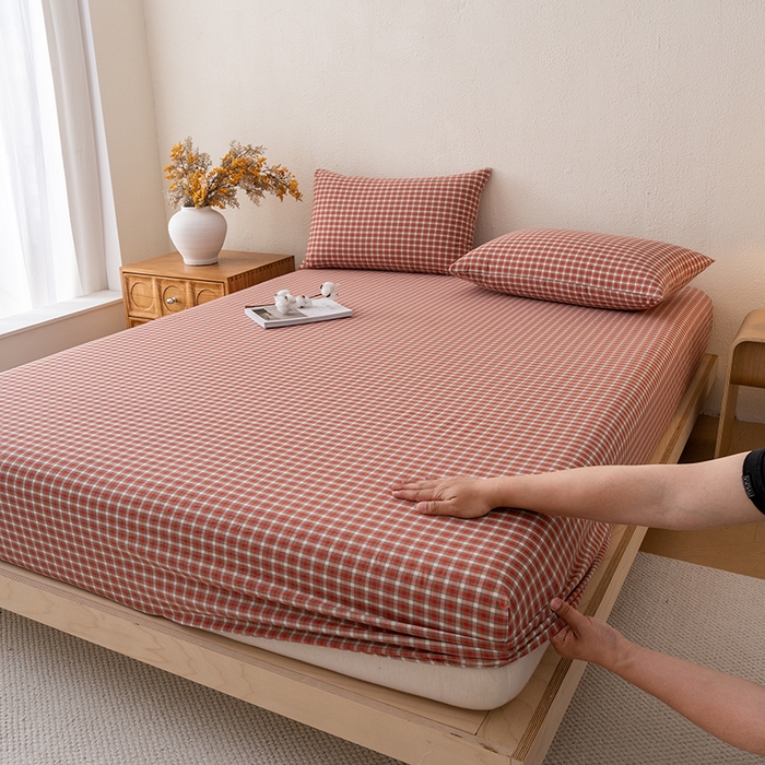 91家纺网 家纺一手货源 找家纺 吉象家纺 2025新款全棉色织水洗棉床笠三件套 克洛伊红