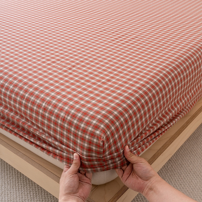 91家纺网 家纺一手货源 找家纺 吉象家纺 2025新款全棉色织水洗棉床笠三件套 克洛伊红