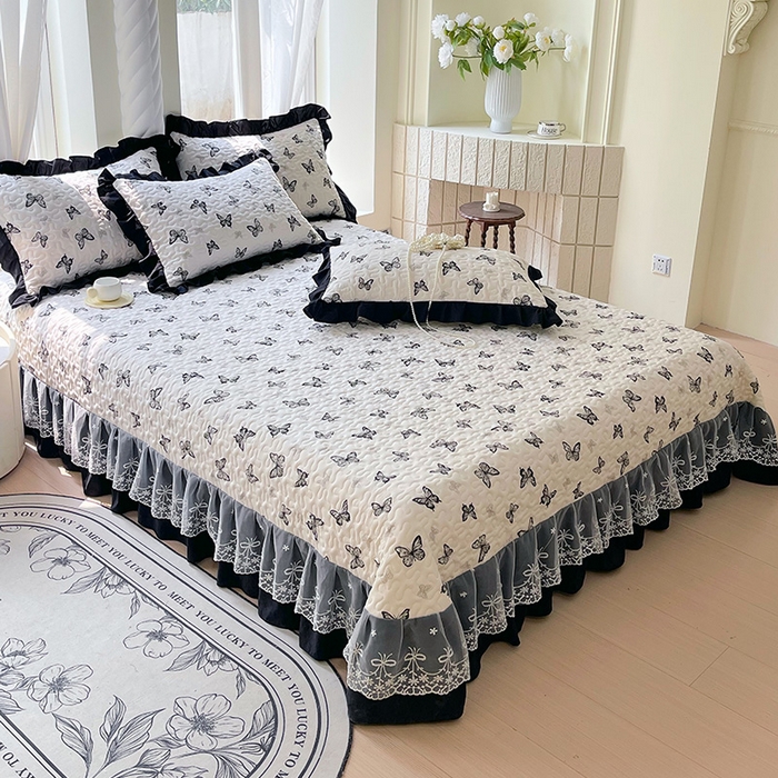 91家纺网 家纺一手货源 找家纺 雨彤家纺 2025年新款赫本风云朵水洗棉夹棉双层花边床盖 蝴蝶-赫本风