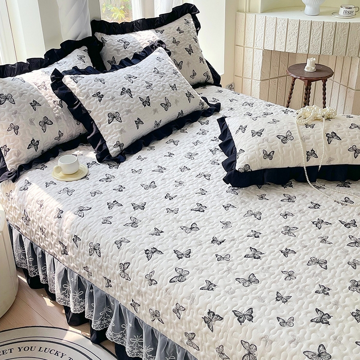 91家纺网 家纺一手货源 找家纺 雨彤家纺 2025年新款赫本风云朵水洗棉夹棉双层花边床盖 蝴蝶-赫本风