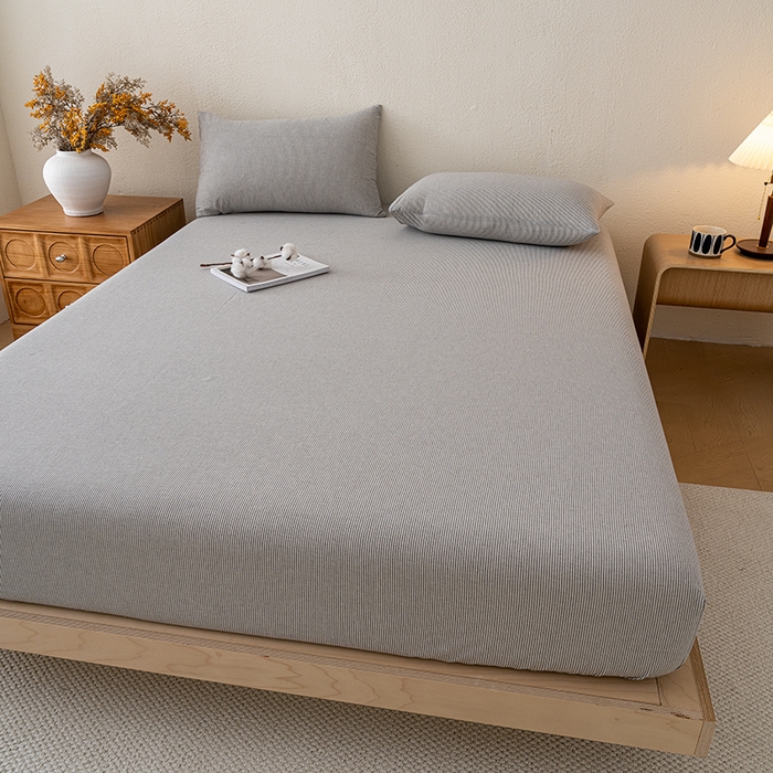 91家纺网 家纺一手货源 找家纺 吉象家纺 2025新款全棉色织水洗棉床笠三件套 秘境灰条