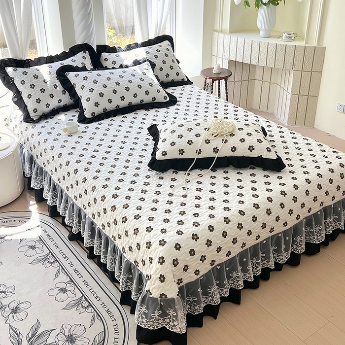 91家纺网 家纺一手货源 找家纺 雨彤家纺 2025年新款赫本风云朵水洗棉夹棉双层花边床盖 栗南微-赫本风