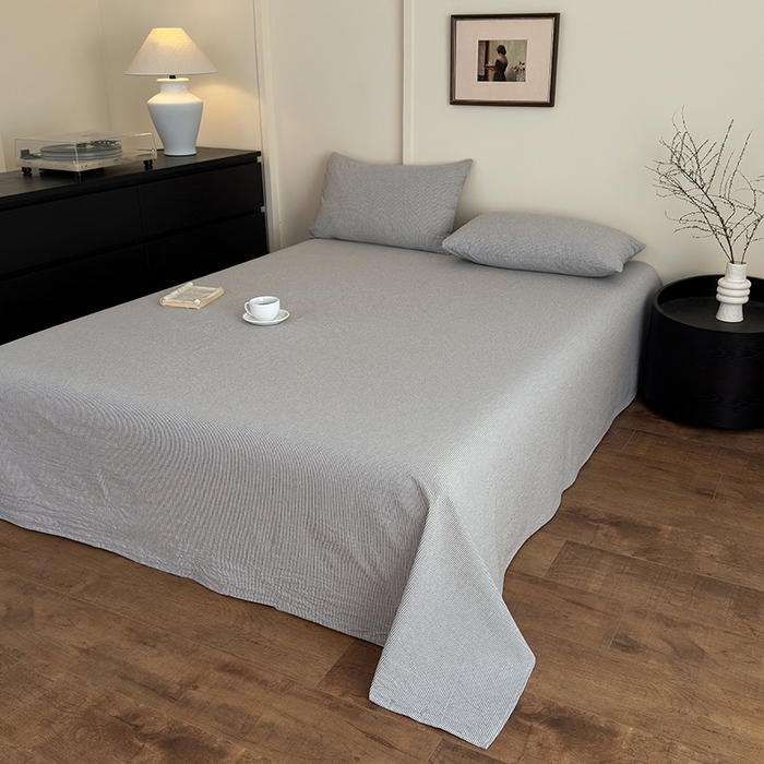 91家纺网 家纺一手货源 找家纺 吉象家纺 2025新款全棉色织水洗棉床单三件套 秘境灰条