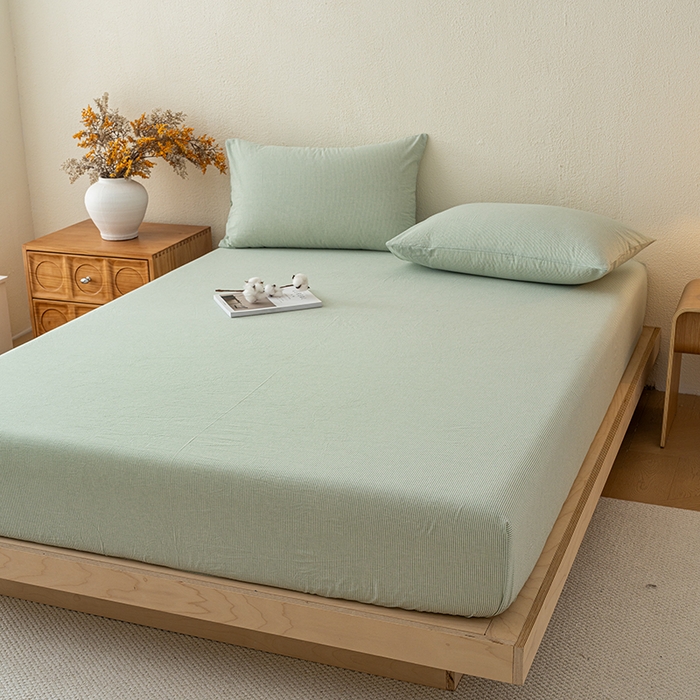 91家纺网 家纺一手货源 找家纺 吉象家纺 2025新款全棉色织水洗棉床笠三件套 秘境绿条