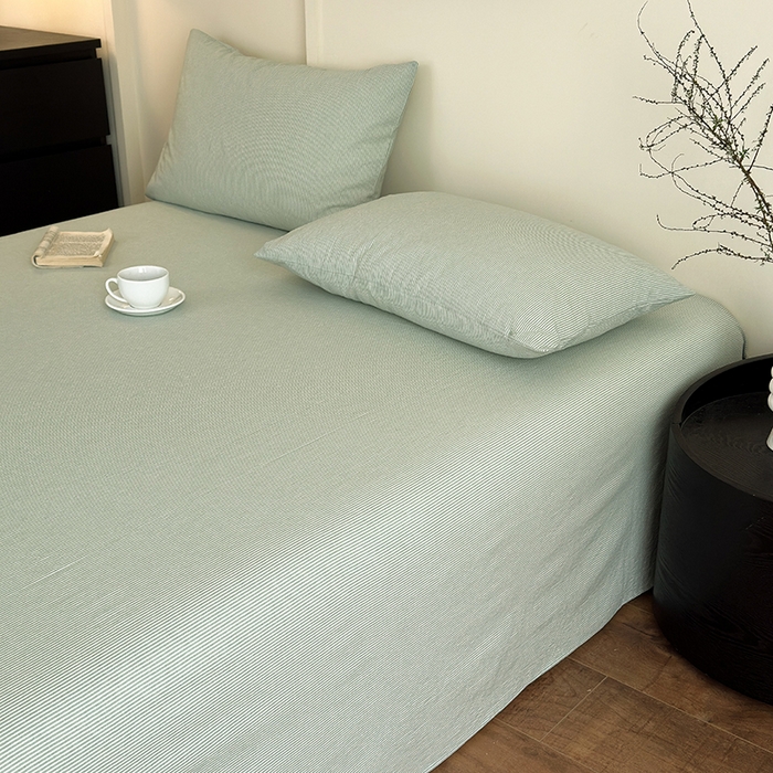 91家纺网 家纺一手货源 找家纺 吉象家纺 2025新款全棉色织水洗棉床单三件套 秘境绿条