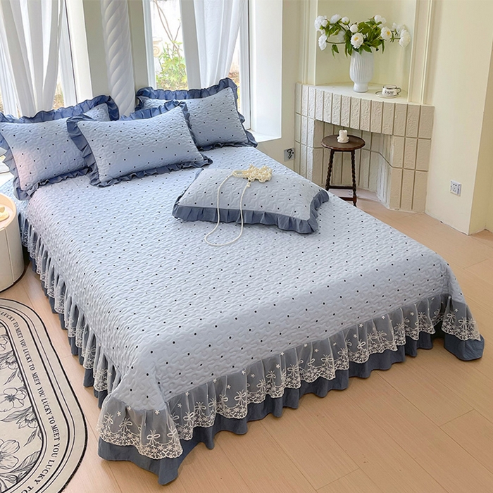 91家纺网 家纺一手货源 找家纺 雨彤家纺 2025年新款赫本风云朵水洗棉夹棉双层花边床盖 芋艿波波-兰-赫本风